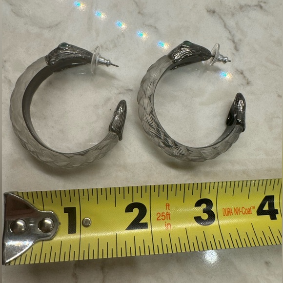 Collectors! Alexis Bittar 5 piece serpent lucite set gray w/green crystals FAB! - Picture 15 of 16